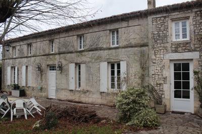 Maison - 280 m² - 15 pièces