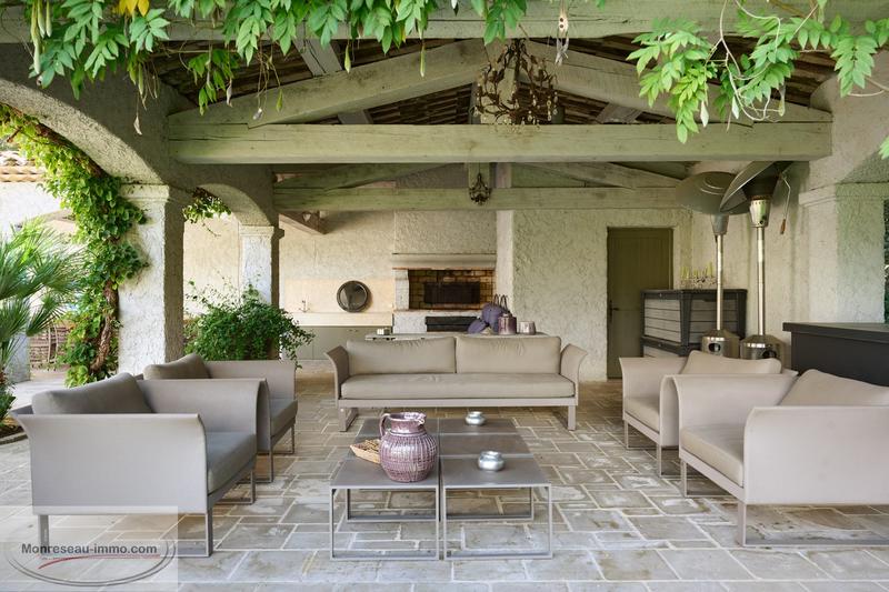 Maison - 700 m² - 10 pièces