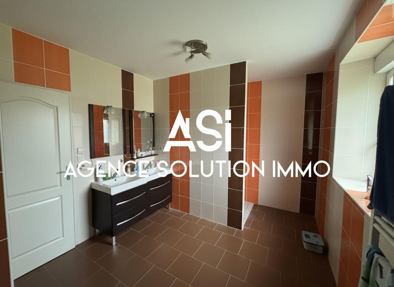 Maison - 305 m² - 7 pièces