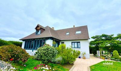 Maison traditionnelle - 168 m² - 6 pièces