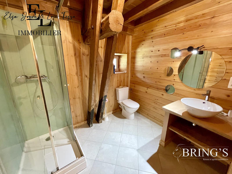 Maison - 266 m² - 9 pièces