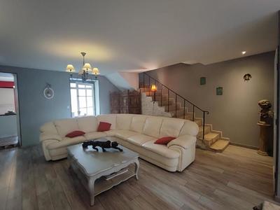 Maison - 176 m² - 7 pièces