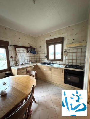 Maison - 265 m² - 18 pièces