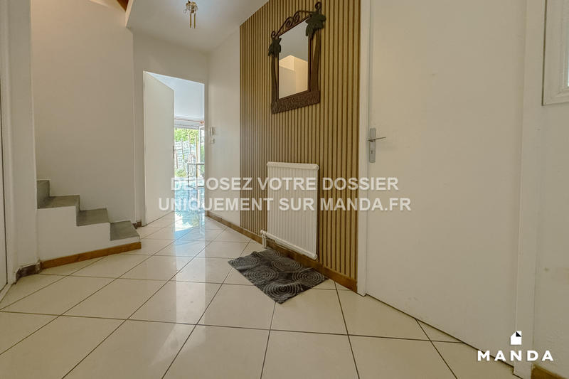 Chambre - 9 m² - 5 pièces