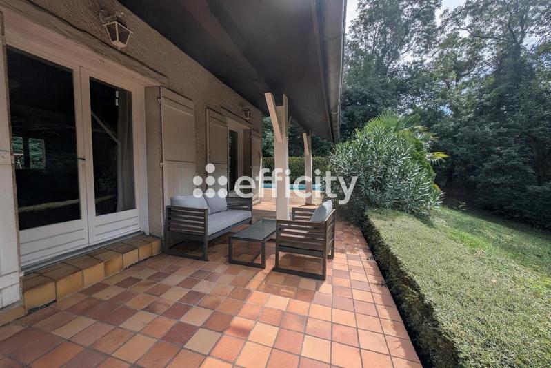 Villa - 290 m² - 5 pièces