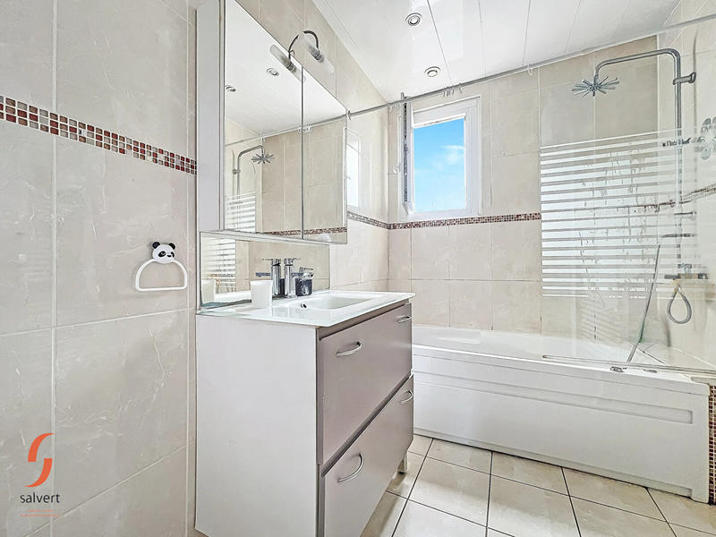 Maison - 94 m² - 4 pièces