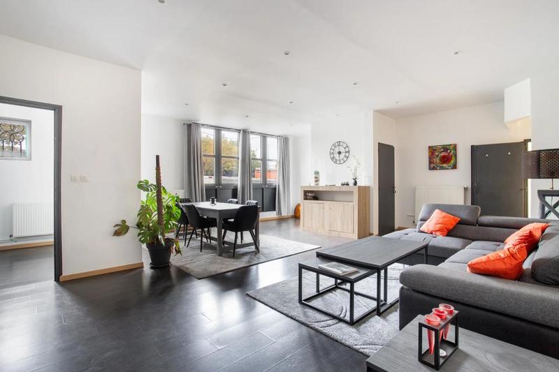 Maison - 285 m² - 12 pièces