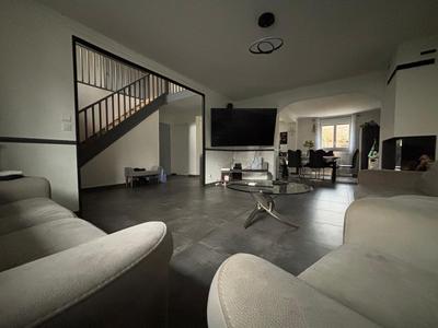 Maison - 163 m² - 7 pièces