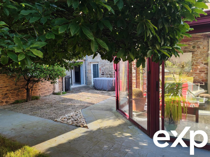 Maison traditionnelle - 225 m² - 7 pièces