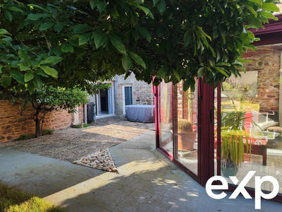 Maison traditionnelle - 225 m² - 7 pièces