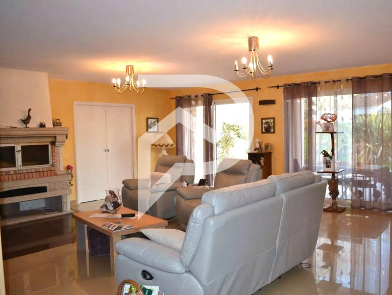 Maison - 165 m² - 6 pièces