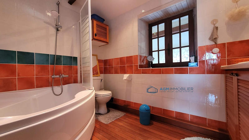 Maison - 180 m² - 7 pièces