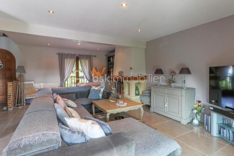 Pavillon - 196 m² - 8 pièces