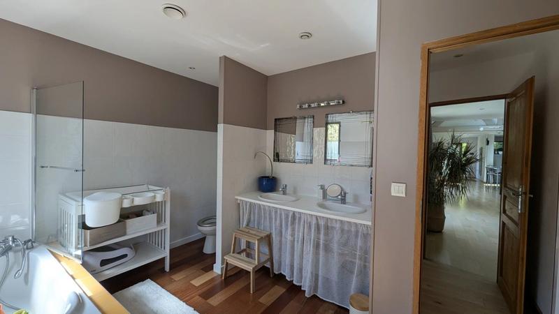 Maison - 166 m² - 6 pièces