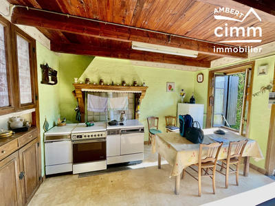 Maison - 143 m² - 7 pièces