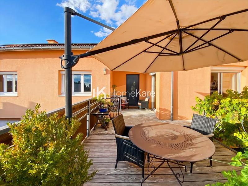 Maison - 93 m² - 4 pièces