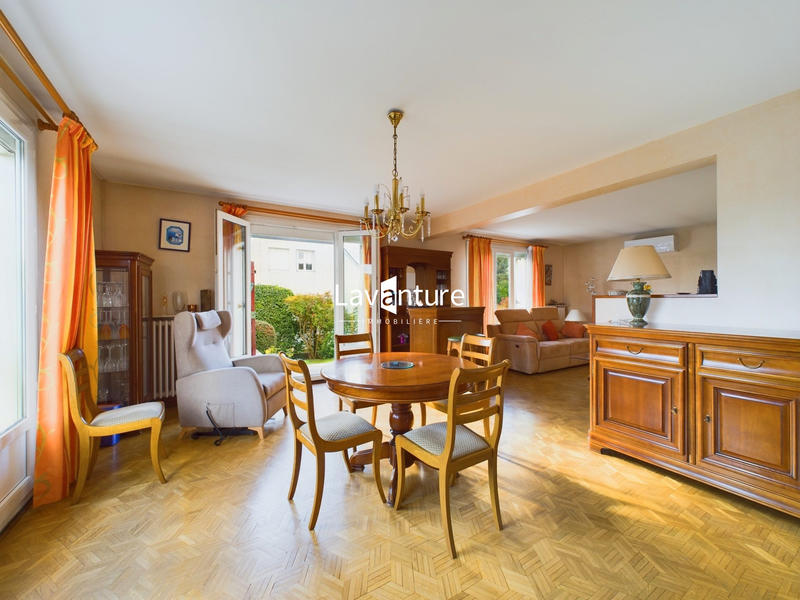 Maison traditionnelle - 145 m² - 7 pièces