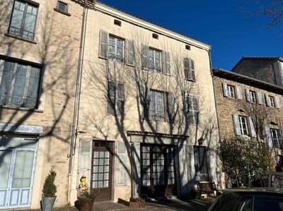 Maison - 149 m² - 7 pièces