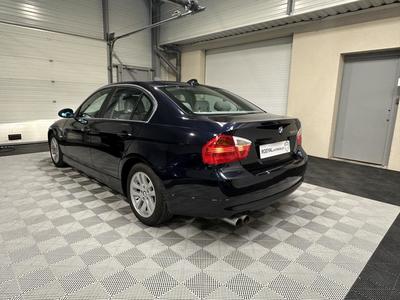 Bmw Série 3 (E90) 325xi 3.0 i 24v 4wd 218 cv Boîte auto Confort