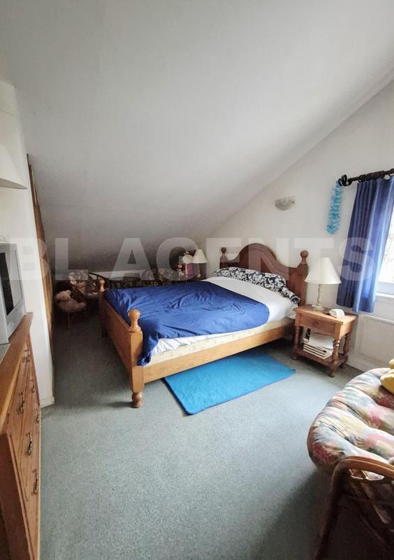 Maison - 187 m² - 7 pièces