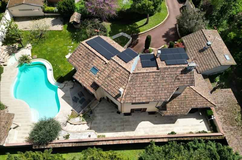 Maison contemporaine - 295 m² - 7 pièces