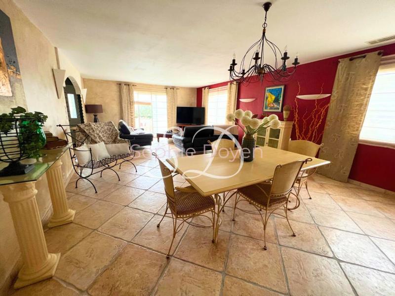 Maison - 140 m² - 5 pièces