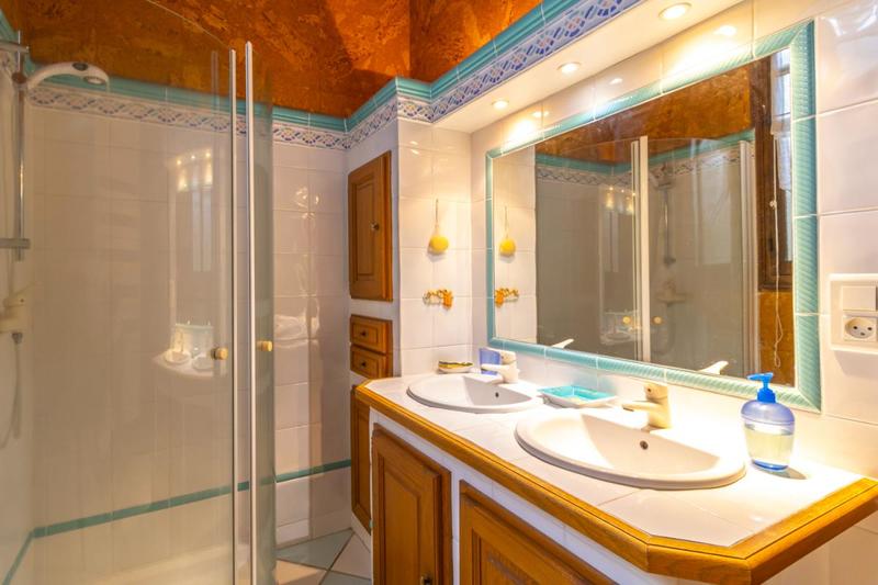 Maison - 233 m² - 9 pièces