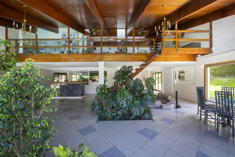 Maison - 753 m² - 15 pièces