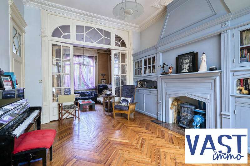 Maison ancienne - 250 m² - 8 pièces