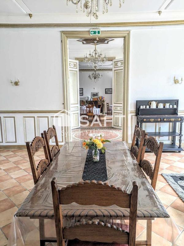 Château - 640 m² - 22 pièces