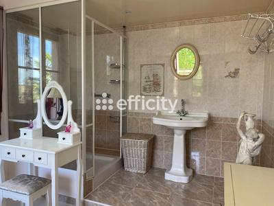 Maison - 145 m² - 8 pièces