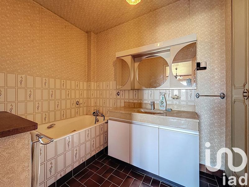 Maison - 180 m² - 8 pièces