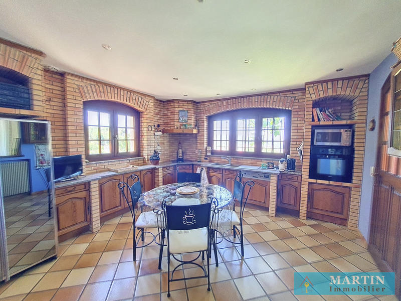 Villa - 185 m² - 9 pièces