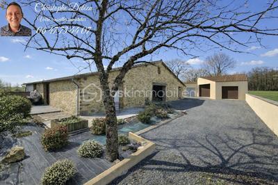 Grange - 231 m² - 10 pièces