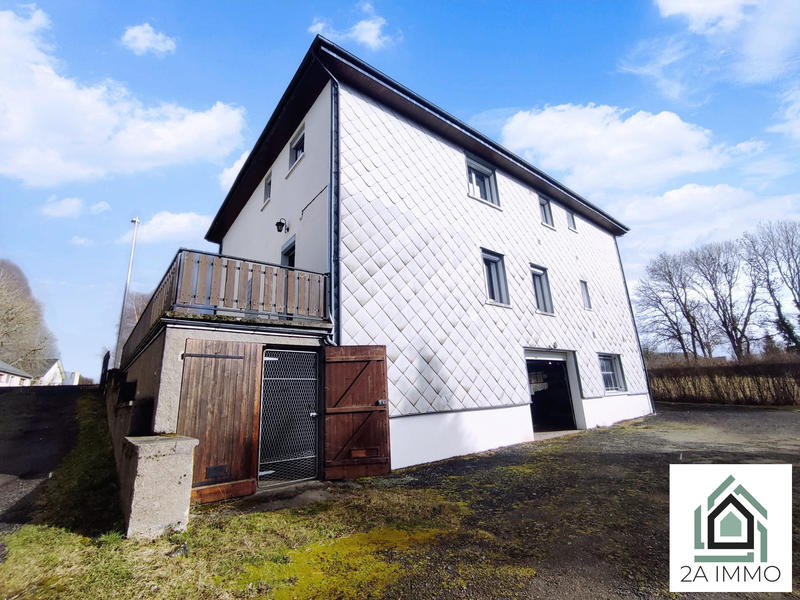 Maison - 230 m² - 9 pièces