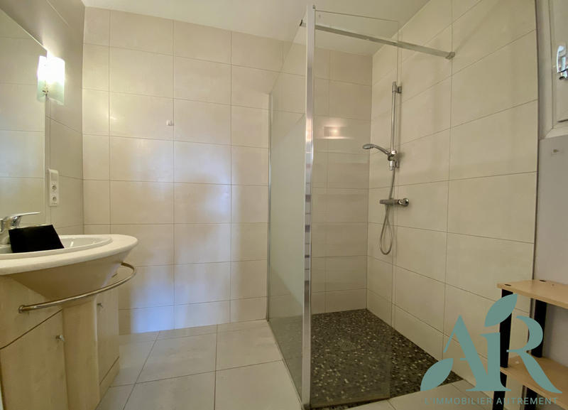 Appartement - 77 m² - 3 pièces