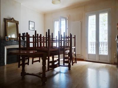 Maison - 200 m² - 9 pièces