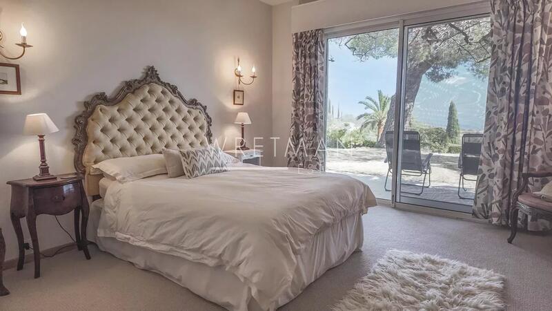 Villa - 190 m² - 6 pièces