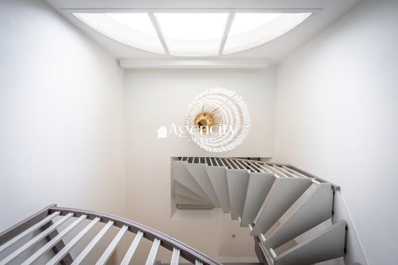 Maison - 190 m² - 7 pièces