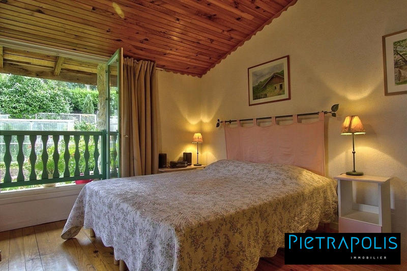 Maison ancienne - 442 m² - 16 pièces