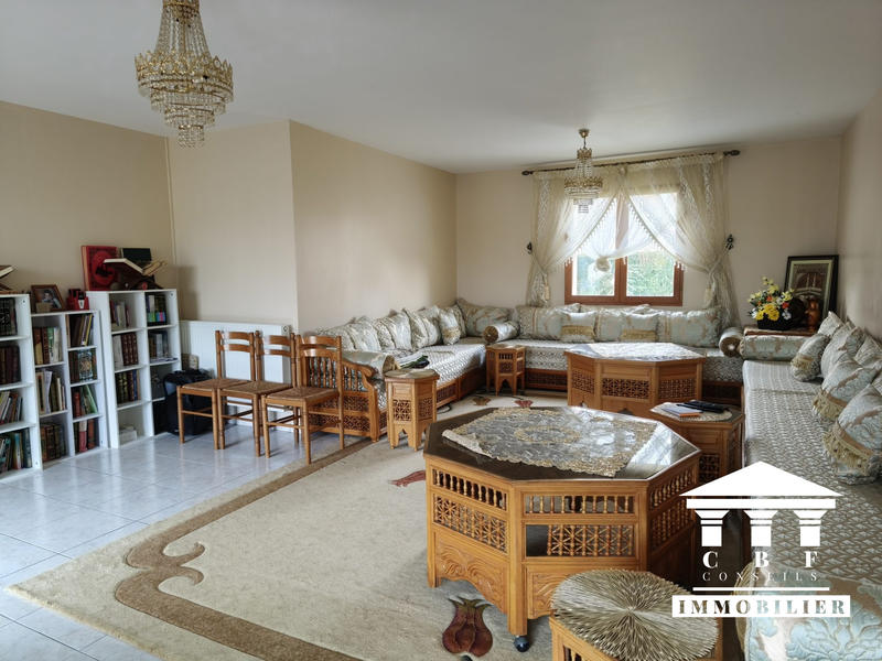 Maison - 178 m² - 9 pièces