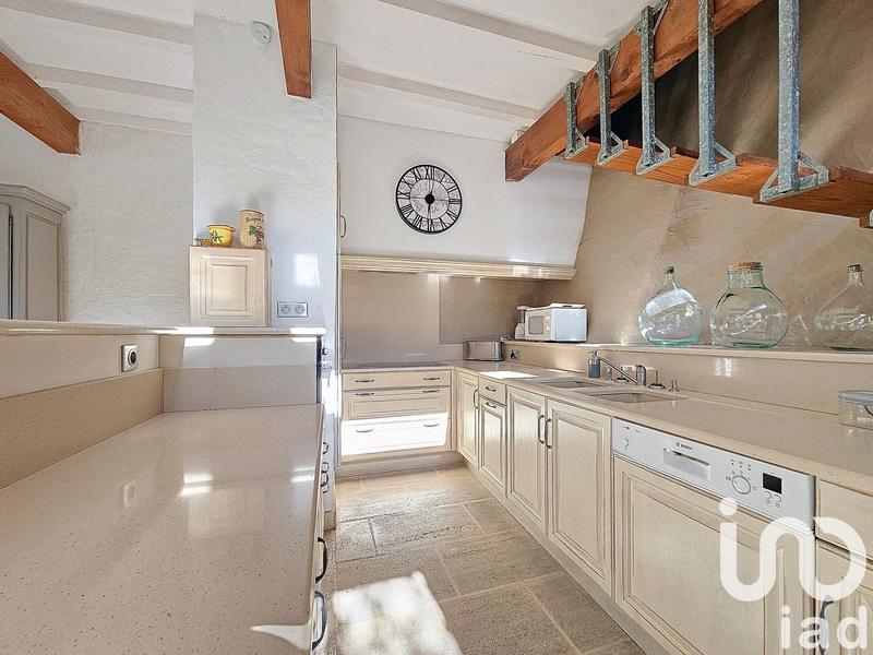 Maison - 204 m² - 9 pièces