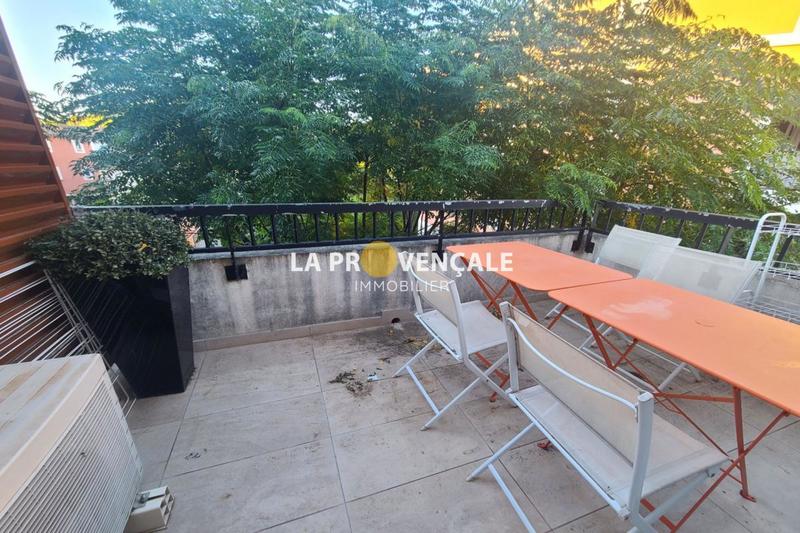 Studio - 25 m² - 1 pièce