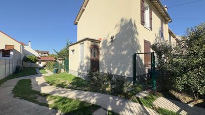 Maison - 221 m² - 16 pièces