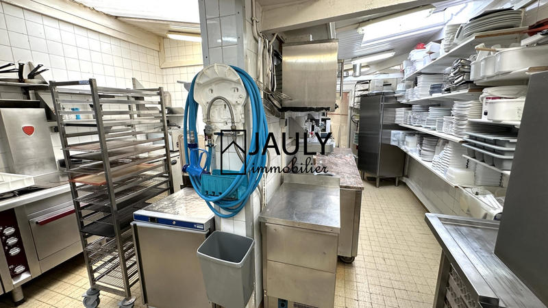 Local commercial - 310 m² - 12 pièces
