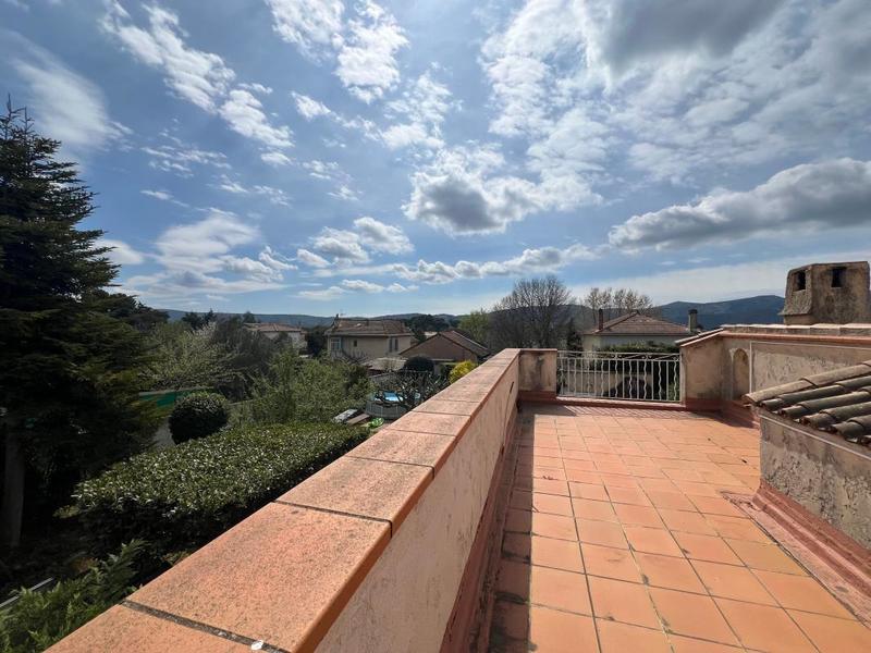 Villa - 214 m² - 7 pièces