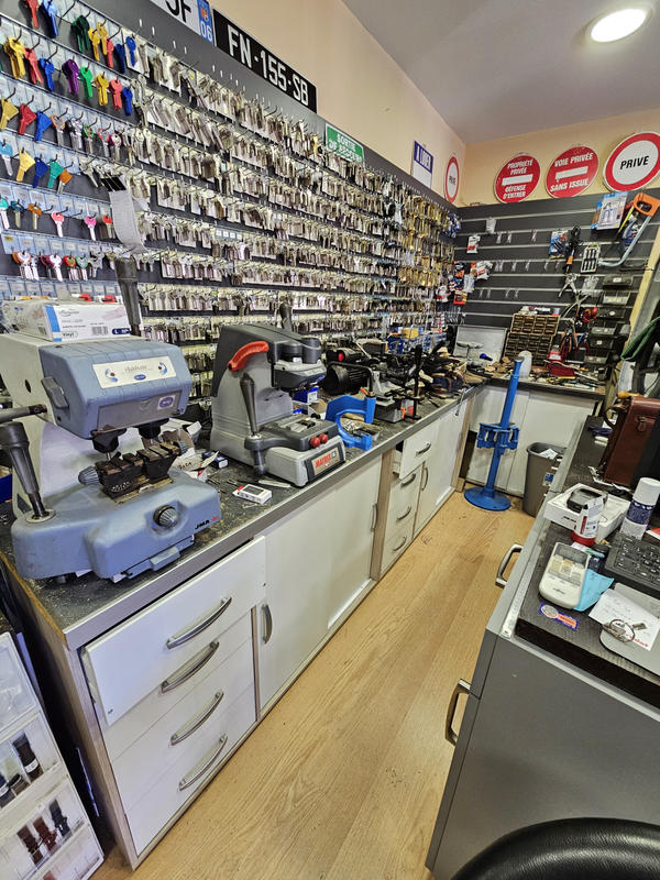 Fonds de commerce - Magasins - 64 m²