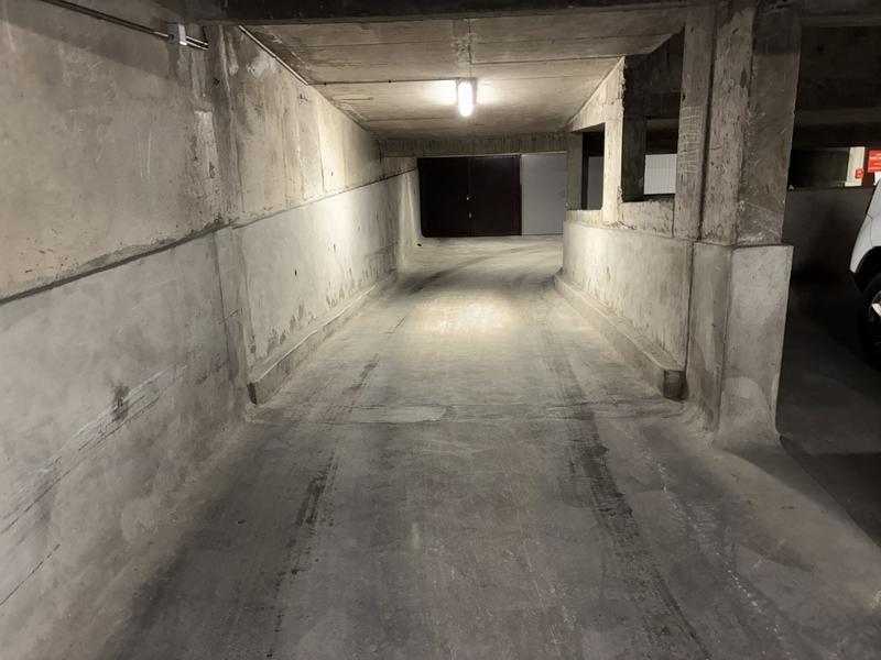 Parking / Garage - 12 m²