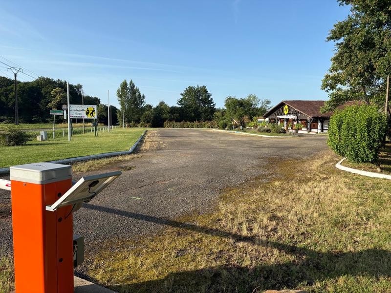 Local commercial - 225 m² - 3 pièces