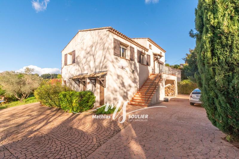 Maison - 258 m² - 8 pièces